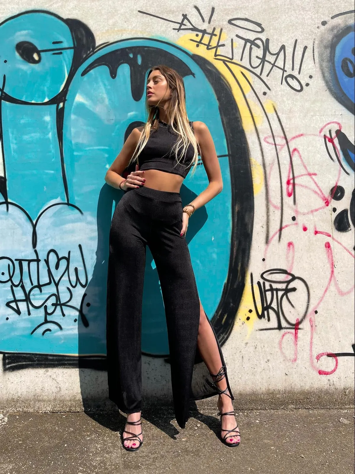 Completo pantalone con spacco e top